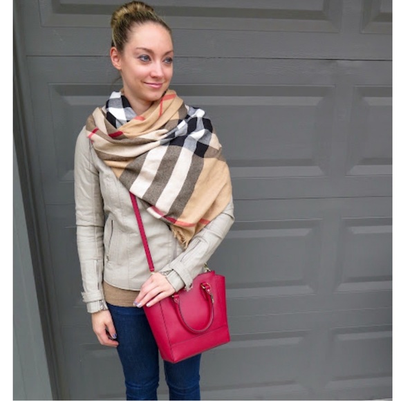 Coach Small Satchel in cherry red - Picture 9 of 9